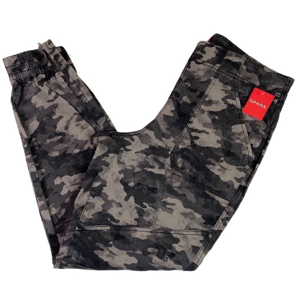 Spanx Camo Cargo Jogger Pants Size Small NWT - Picture 14 of 16